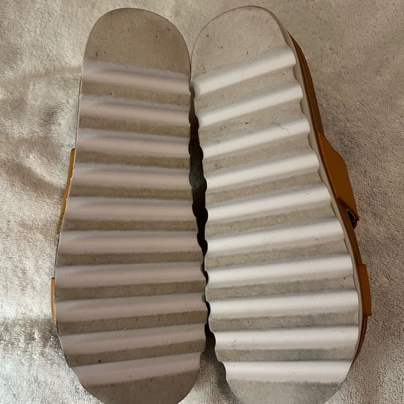 Reef brand sandals - Picture 4 of 4